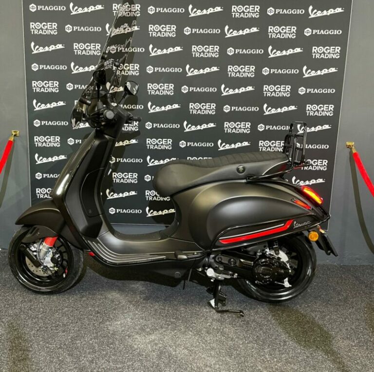 Custom Vespa Sprint S 50 - 4T 3V iGet Euro5 - Snor - 2021 model - Nero