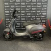 Custom Vespa Sprint S 50 - 4T 3V iGet Euro5 - Geel kenteken - Titianio Grijs + Indo Black Pack - Afbeelding 8
