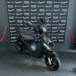 Piaggio Zip 50 - Brom - 2023 - Euro5 - Glans Zwart