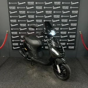 Piaggio Zip 50 - 2017 - 4T 2V - Glans Zwart - 1ste Eigenaar